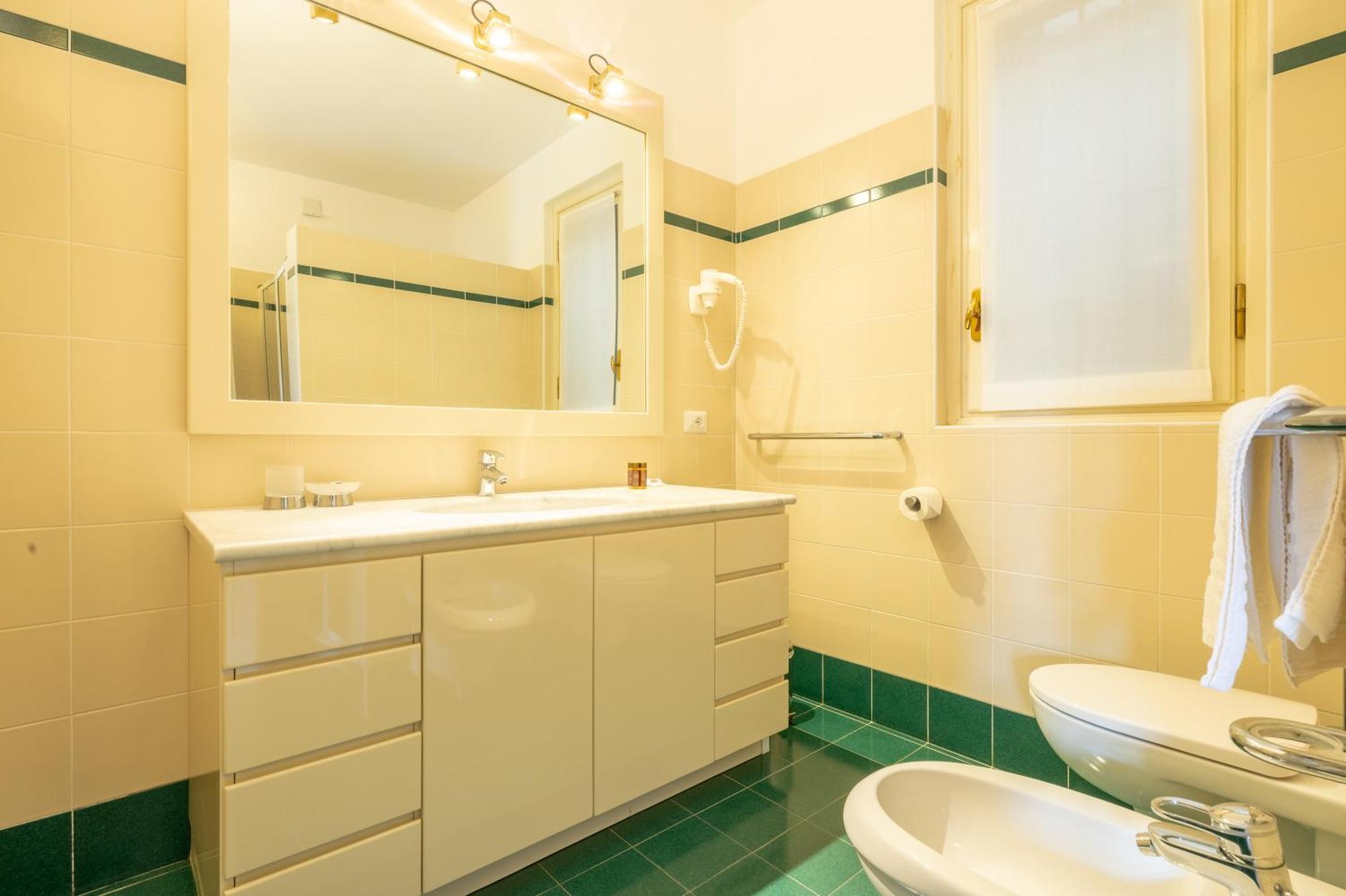 Albergo Villa Edy เตรเมสโซ ภายนอก รูปภาพ